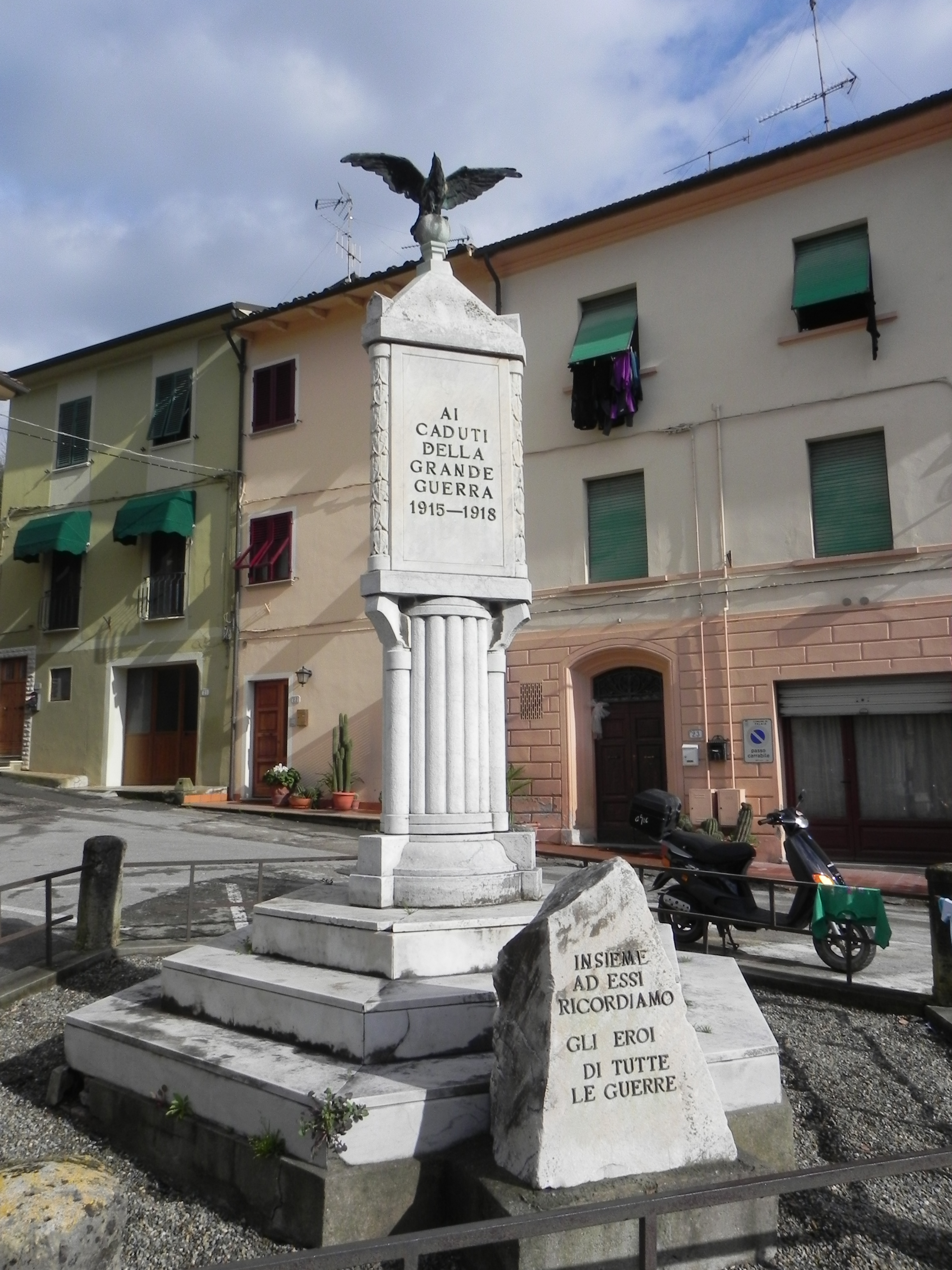 allegoria della Vittoria come aquila (monumento ai caduti - a cippo) - ambito toscano (sec. XX)