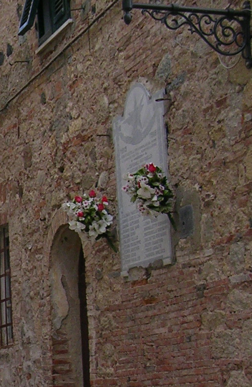 lapide ai caduti della prima guerra mondiale, soggetto assente (lapide commemorativa ai caduti) - ambito toscano (prima metà sec. XX)