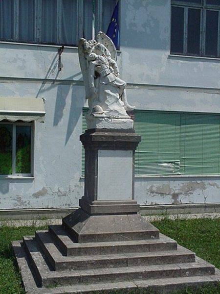 allegoria della morte del soldato (monumento ai caduti - a cippo) di Bresciani Ferruccio (attribuito) - ambito toscano (sec. XX)