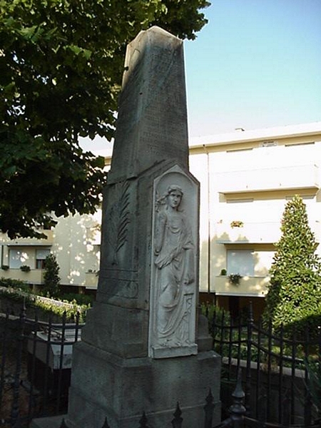 Allegoria della vittoria (monumento ai caduti - ad obelisco, opera isolata) - ambito toscano (primo quarto sec. XX)