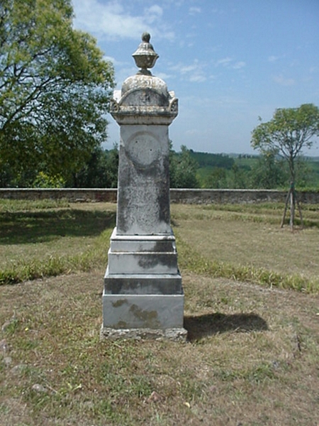 monumento ai soldati caduti nella prima guerra mondiale, soggetto assente (monumento ai caduti - ad ara) - ambito toscano (prima metà sec. XX)