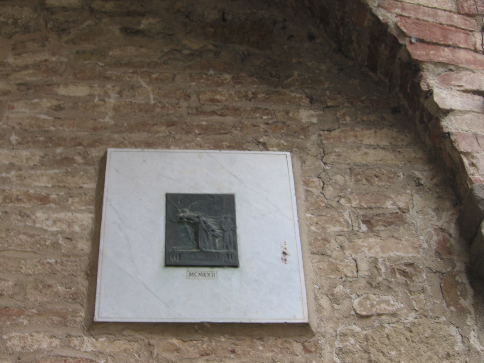 allegoria della Vittoria (monumento ai caduti - a lapide) - ambito toscano (sec. XX)