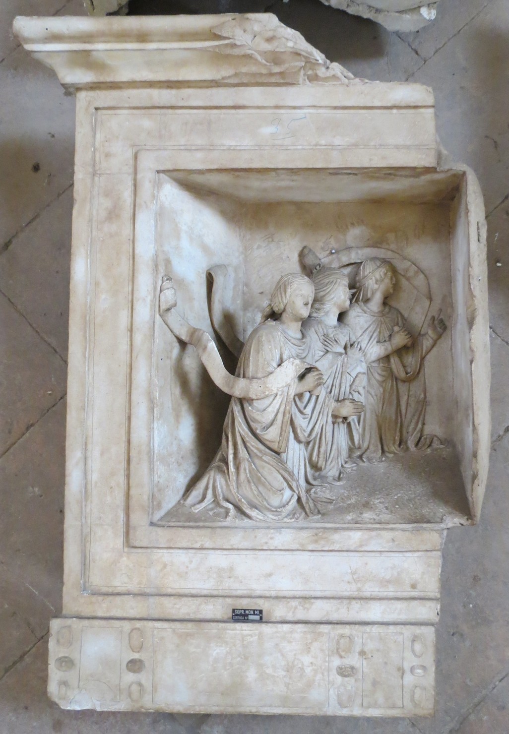 donne inginocchiate (calco) di Pierotti Pietro (sec. XIX)