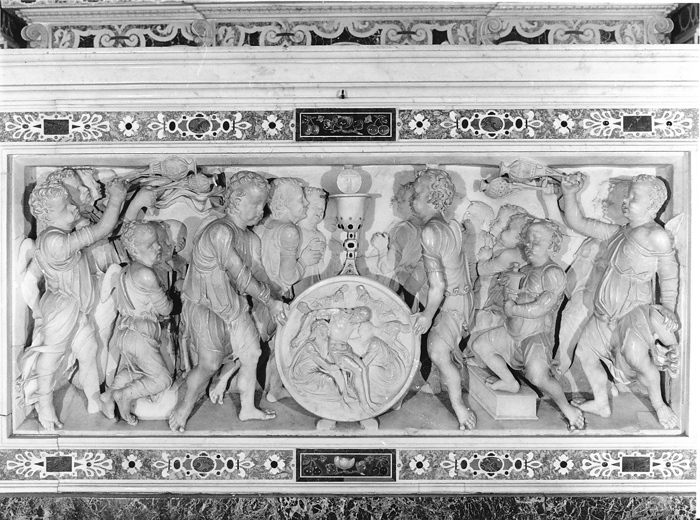 Pietà (rilievo, elemento d'insieme) di Sacchi Carlo Battista (attribuito) (fine sec. XVI)