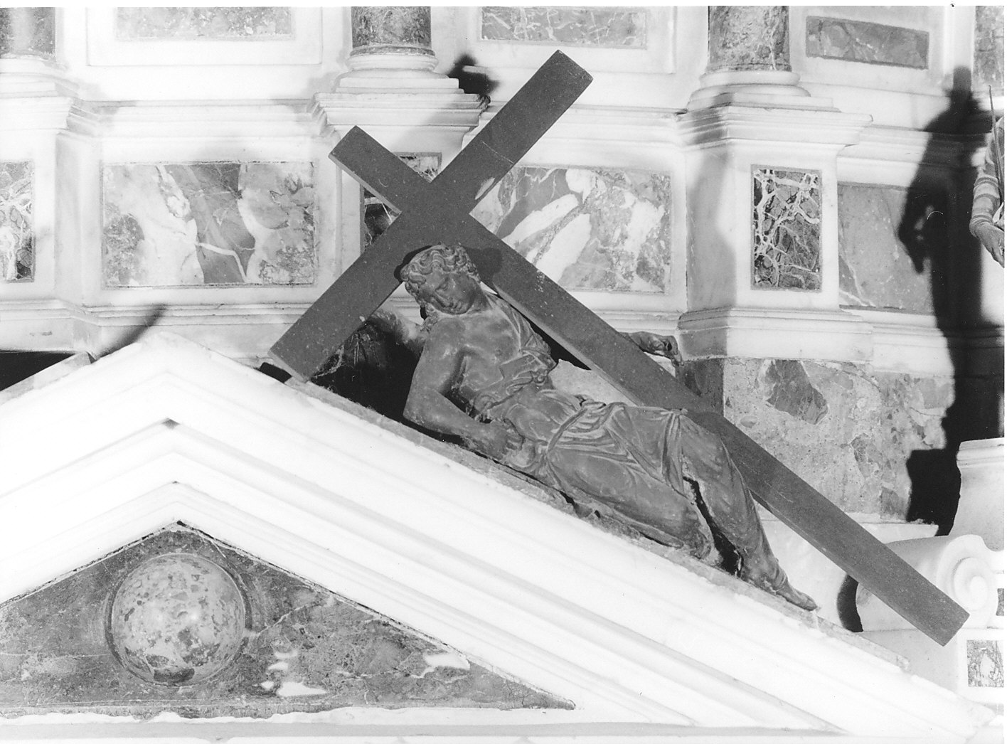 angelo con strumento della passione: colonna (statua, elemento d'insieme) di Fontana Annibale (attribuito) (sec. XVI)