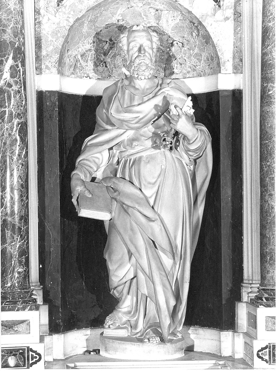 San Pietro (statua, opera isolata) di Orsolino Tommaso (attribuito) (sec. XVII)