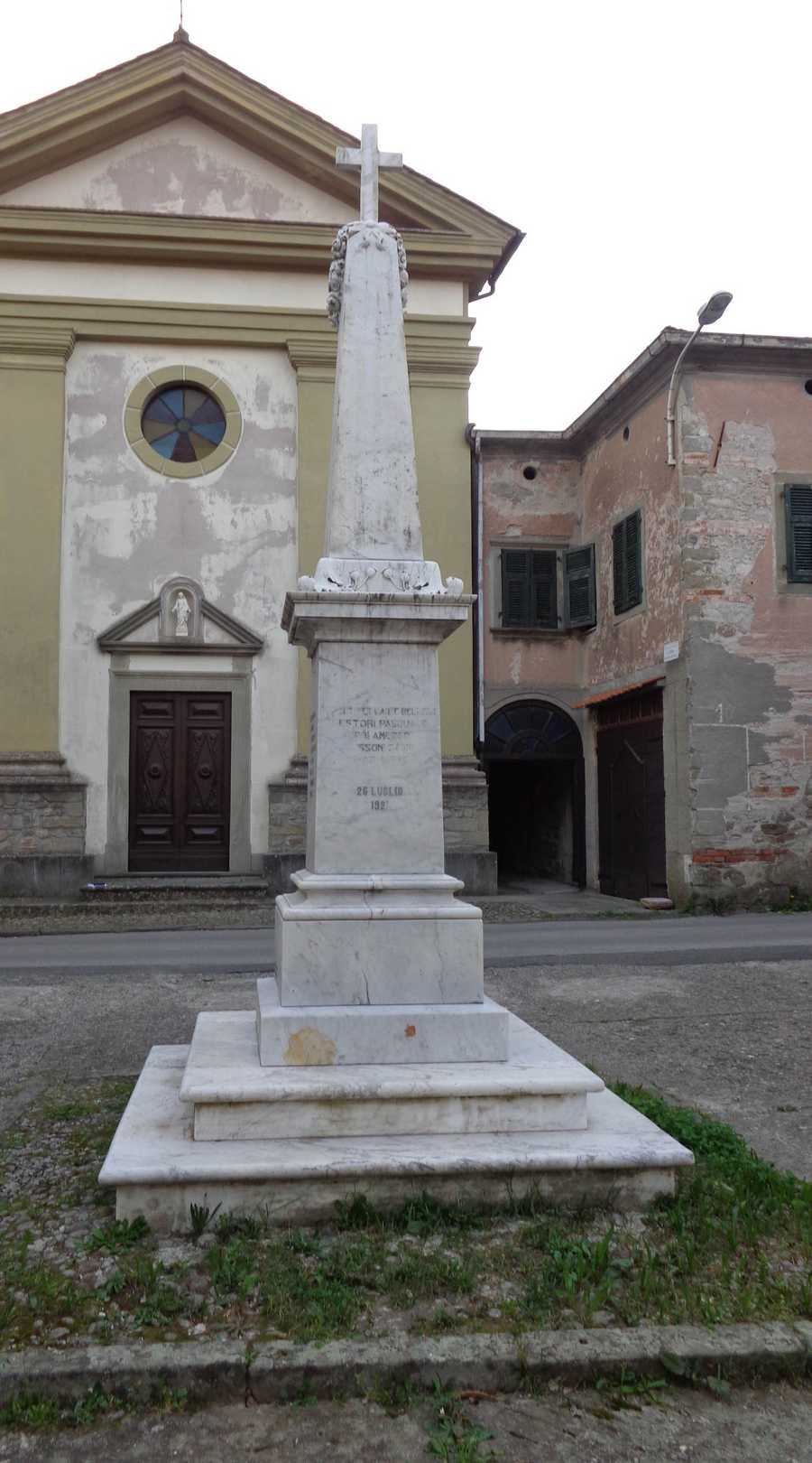 monumento ai caduti - ad obelisco di Galloni Aurelio (Sec. XX)