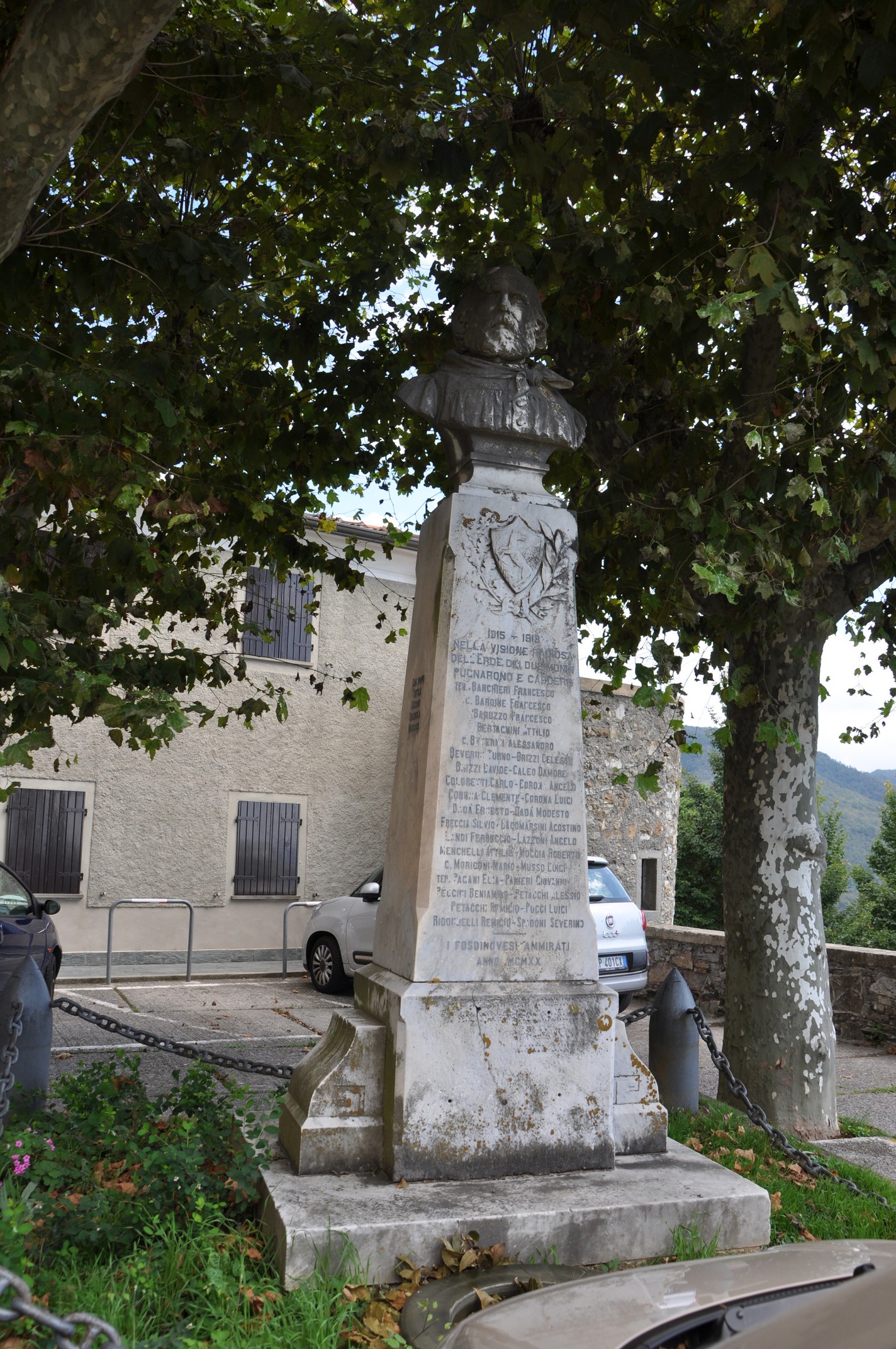 monumento ai caduti - ad obelisco - ambito carrarese (inizio sec. XX)