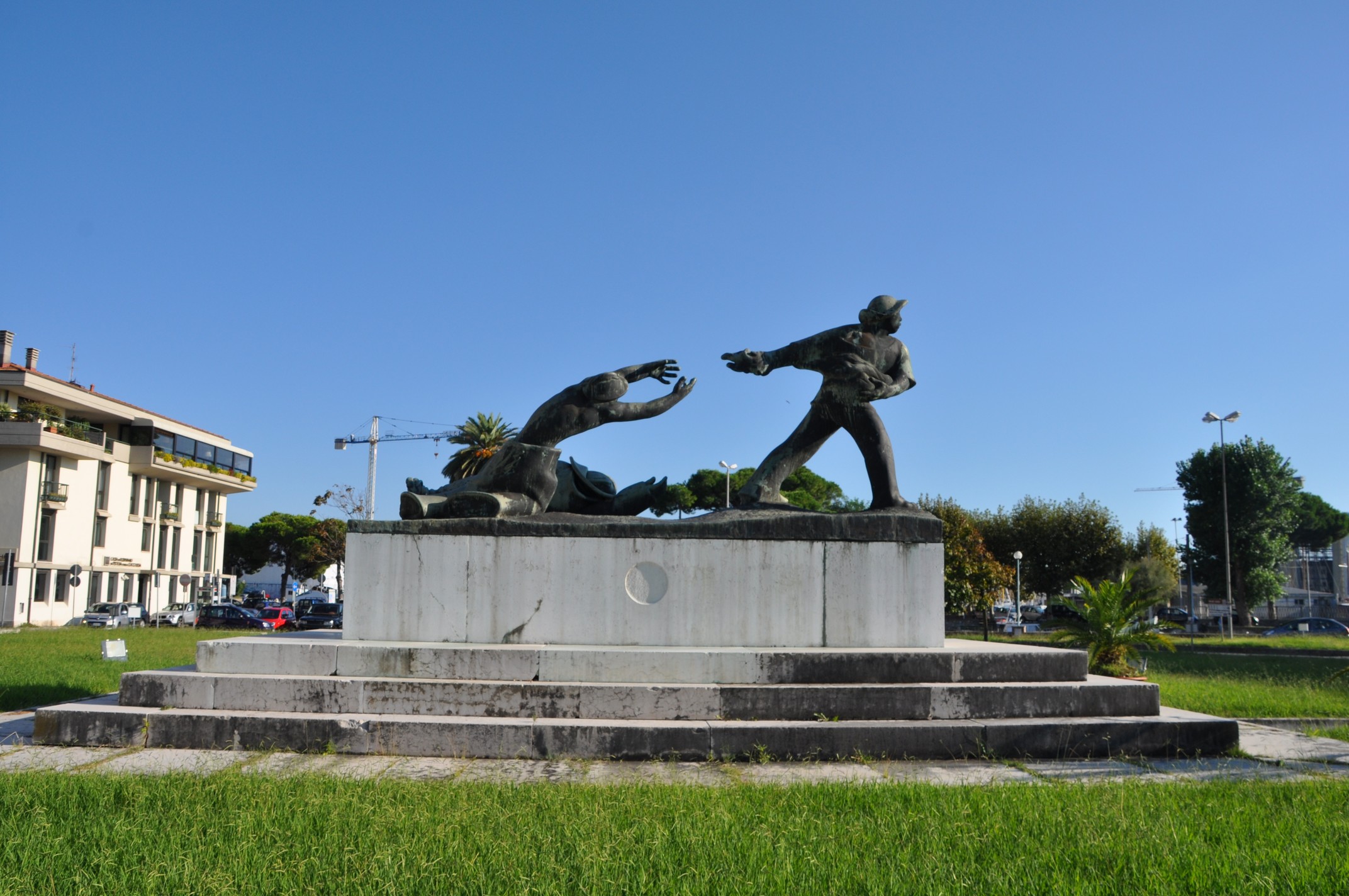 monumento ai caduti di Viani Lorenzo, Rambelli, Domenico (sec. XX)