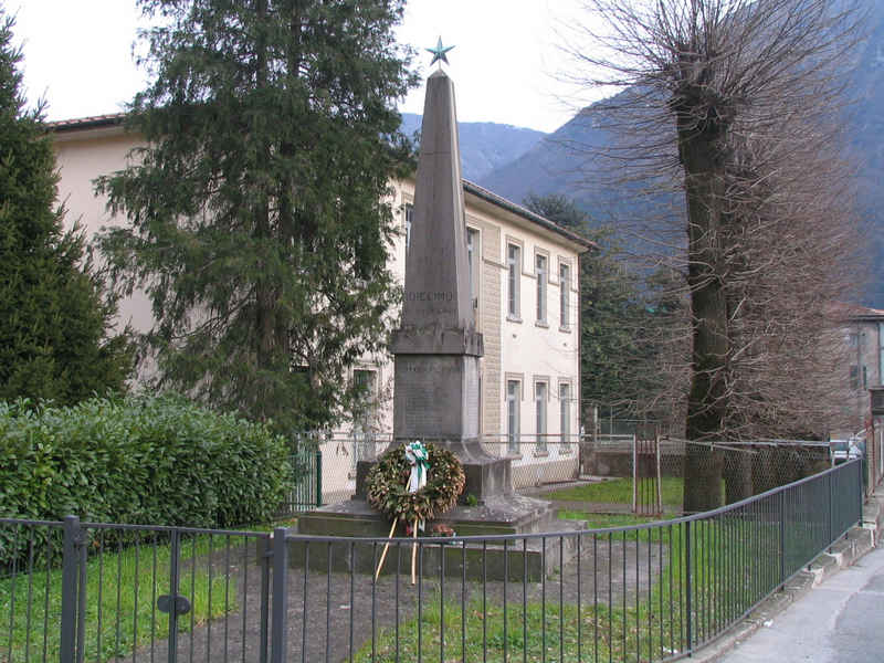 monumento ai caduti - ad obelisco di Angeloni Alfredo (sec. XX)