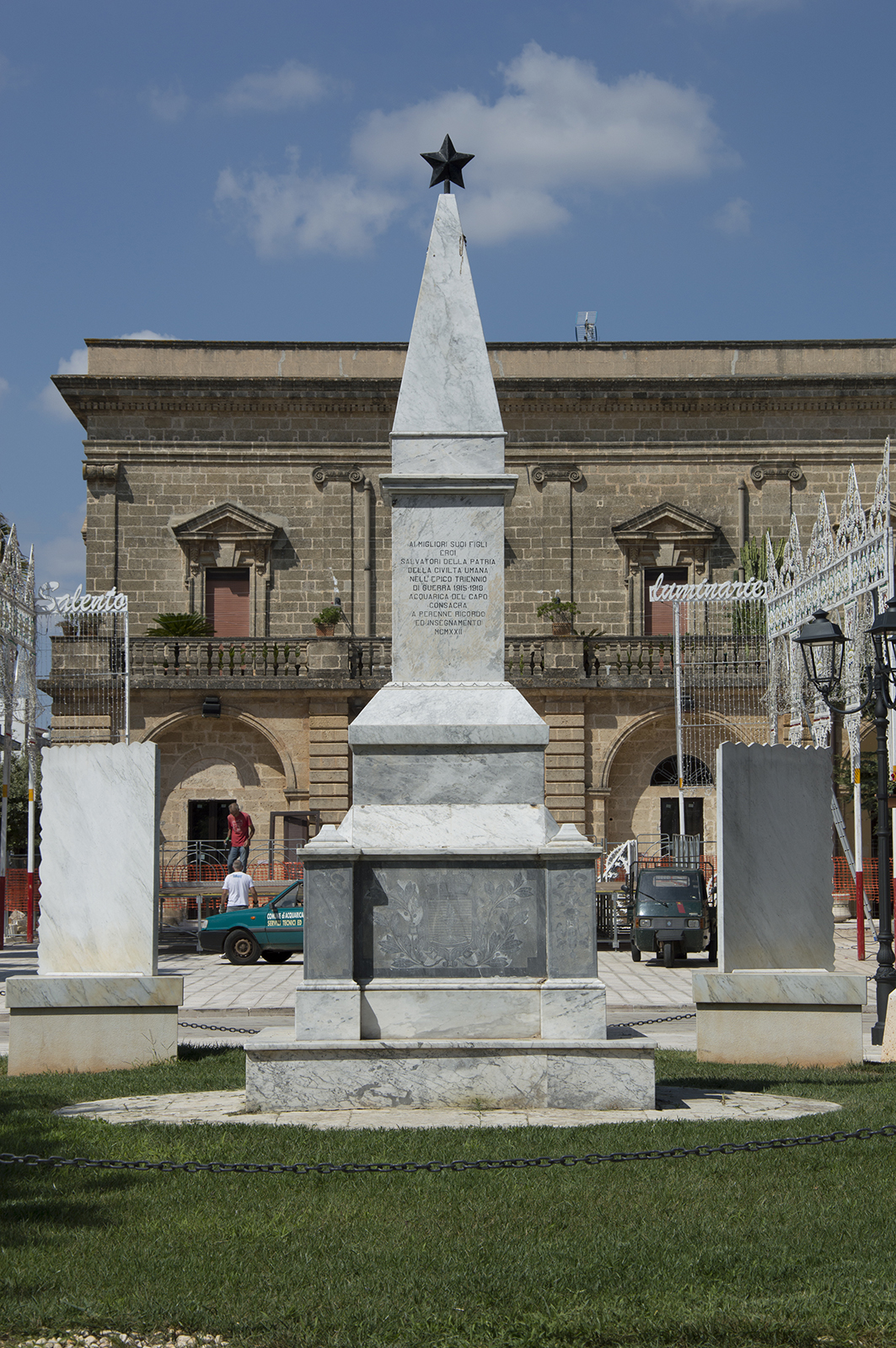 allegoria della Patria (monumento ai caduti - a piramide) - produzione pugliese (sec. XX)