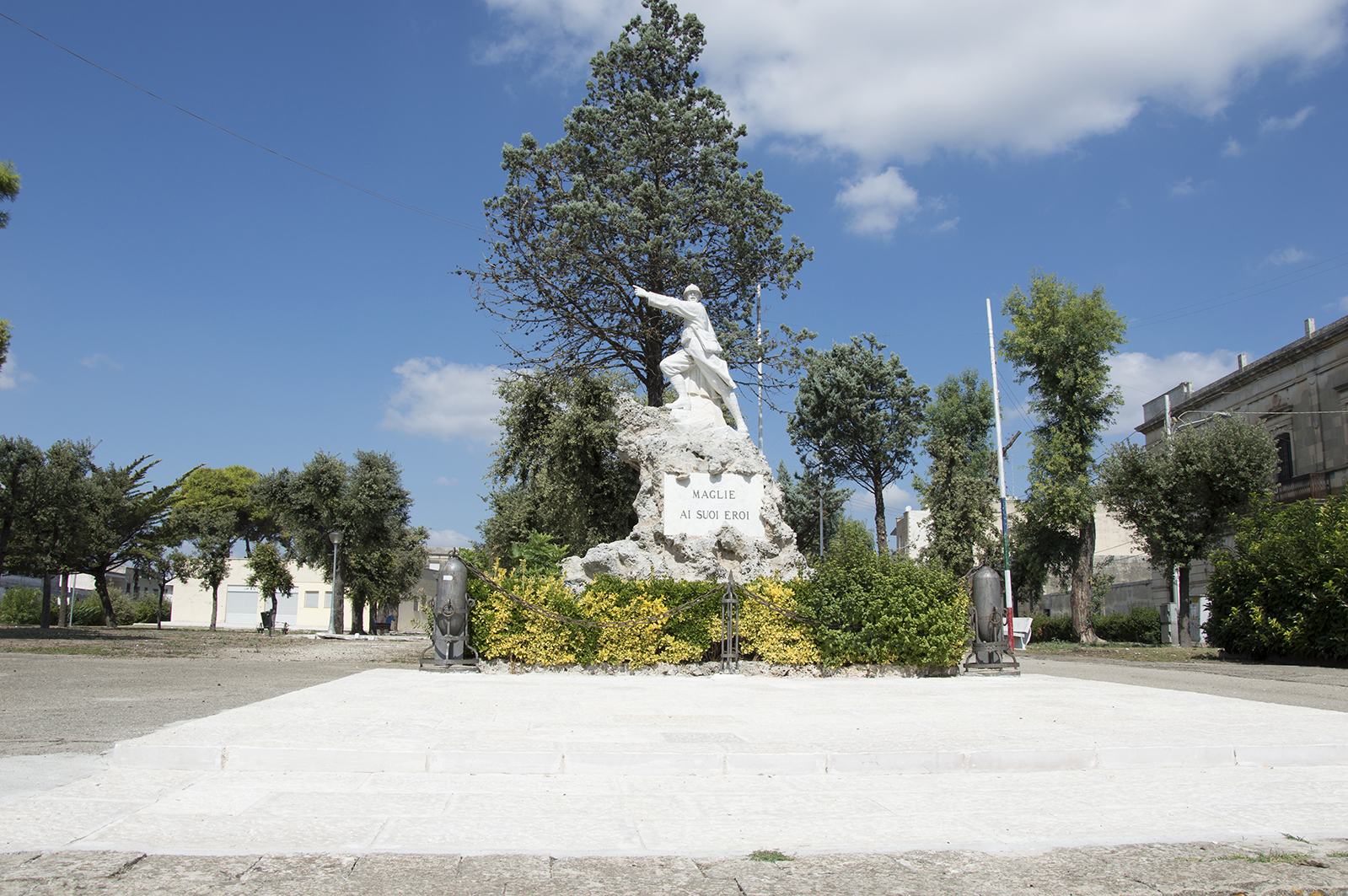 figura di soldato (monumento ai caduti - a cippo) - produzione italiana (sec. XX)