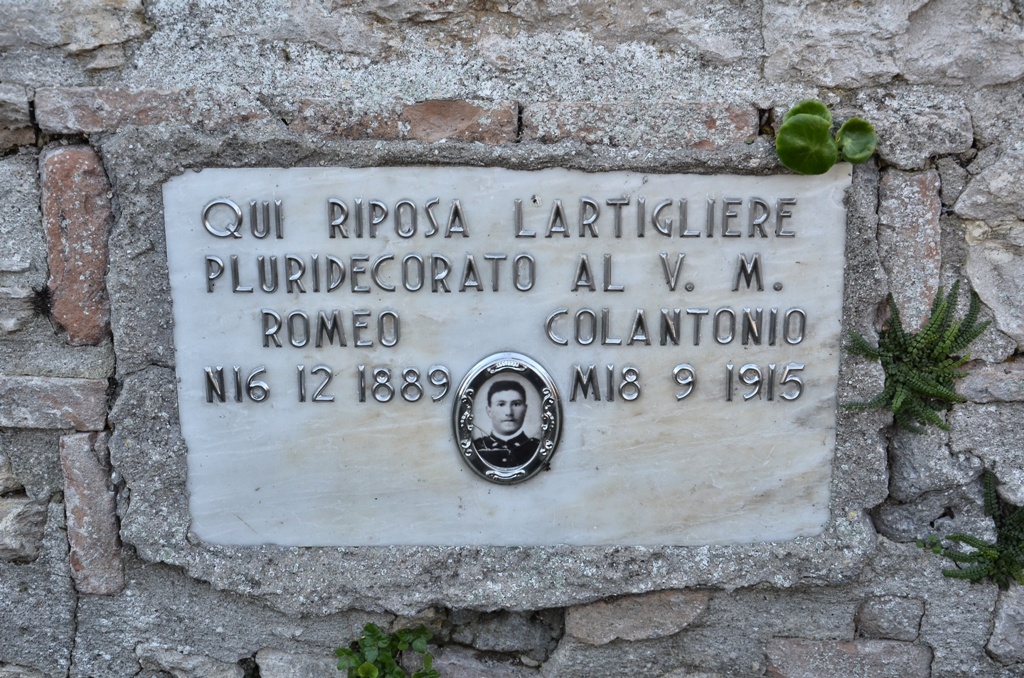 soggetto assente (lapide commemorativa ai caduti) - ambito abruzzese (sec. XX)