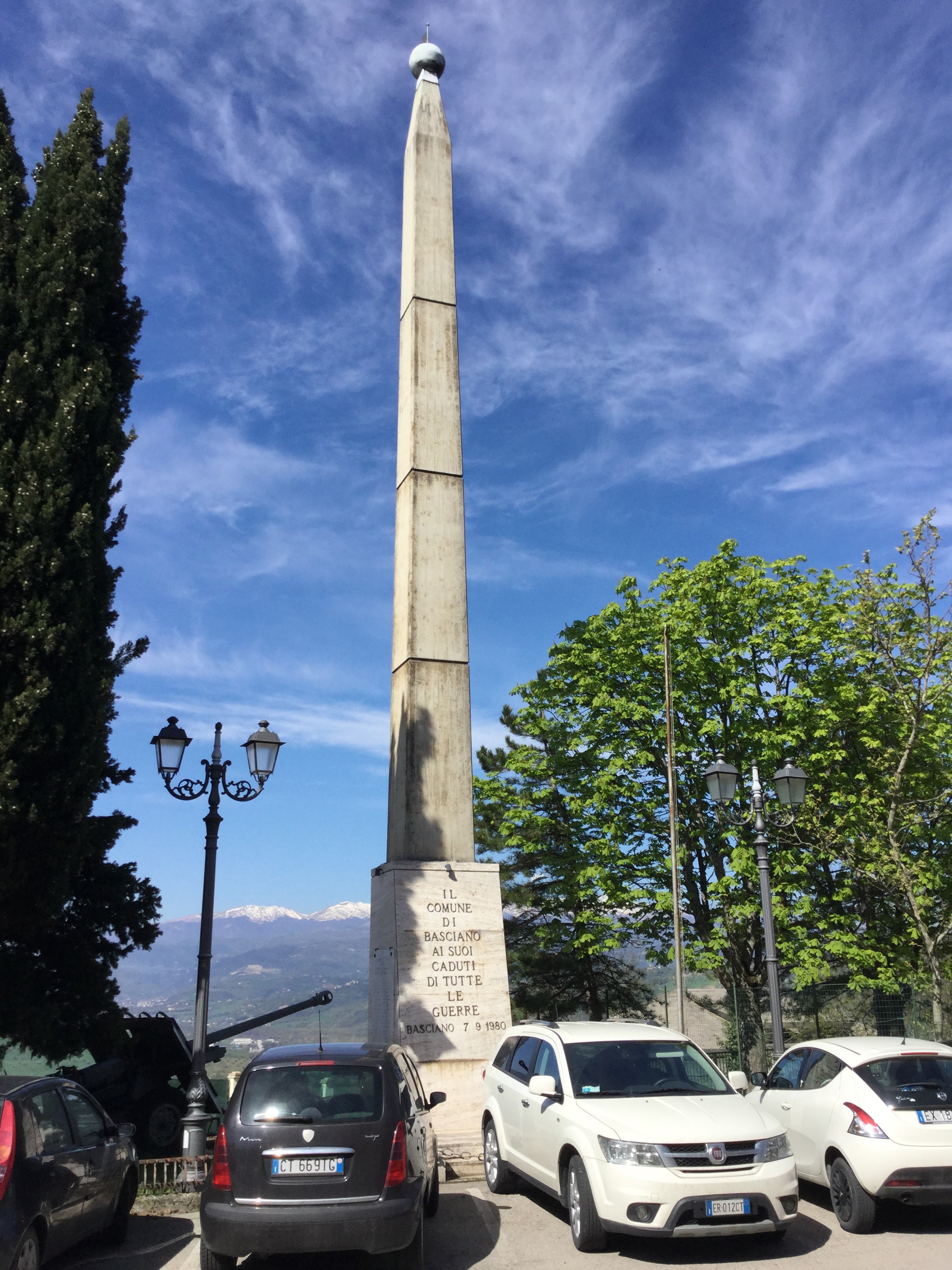 monumento ai caduti - ad obelisco - ambito abruzzese (ultimo quarto sec. XX)