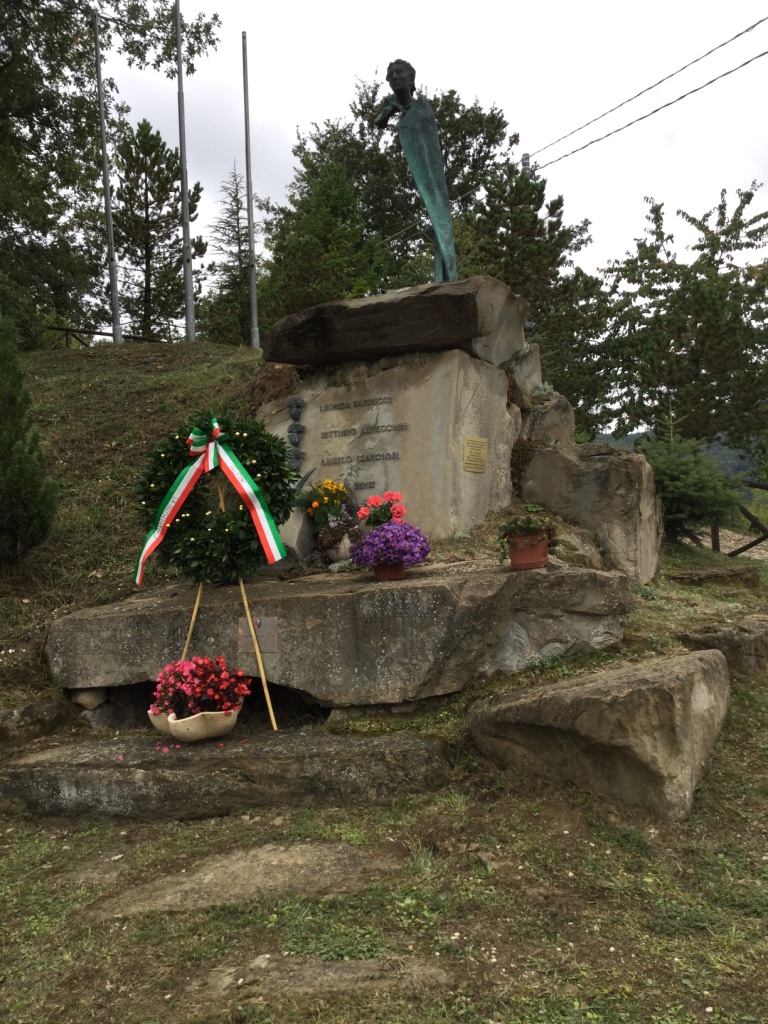 monumento ai caduti - a cippo - ambito abruzzese (inizio sec. XXI)