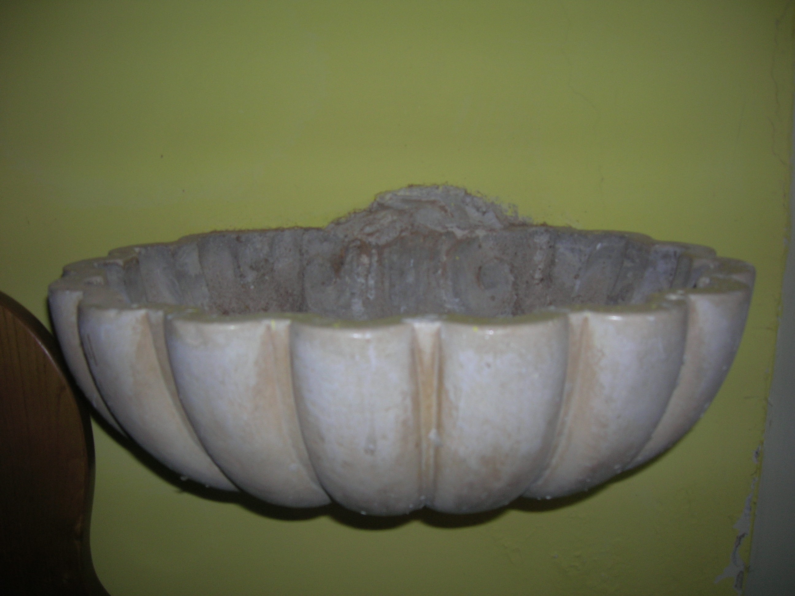 acquasantiera - ambito laziale (XVI)