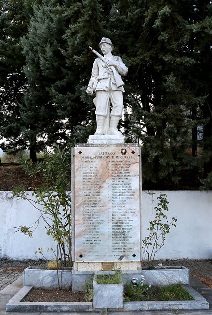 figura di soldato: fante (monumento ai caduti - a cippo) - ambito Italia meridionale (sec. XX)