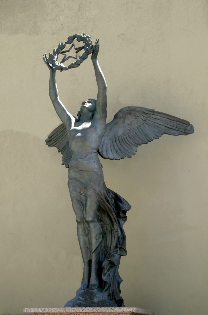 Allegoria della Vittoria (monumento ai caduti) - ambito Italia centro-meridionale (terzo quarto XX)