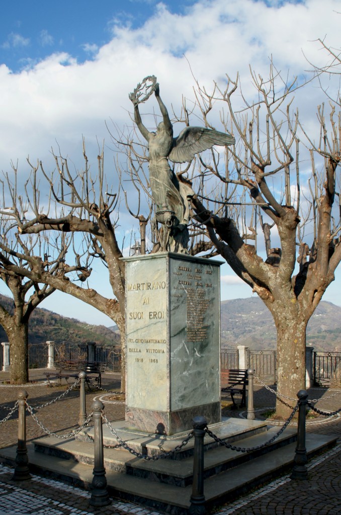 allegoria della Vittoria (monumento ai caduti) - ambito Italia centro-meridionale (terzo quarto XX)