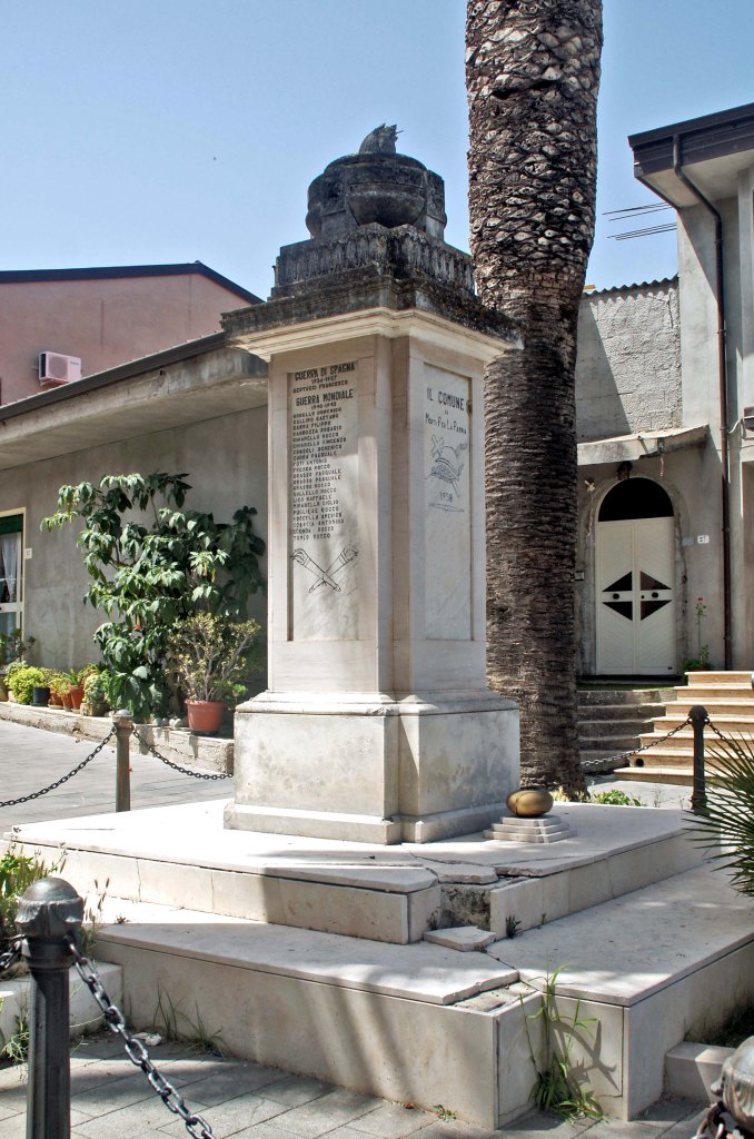 allegoria del fuoco sacro della Patria (monumento ai caduti) - ambito Italia meridionale (terzo quarto XX)