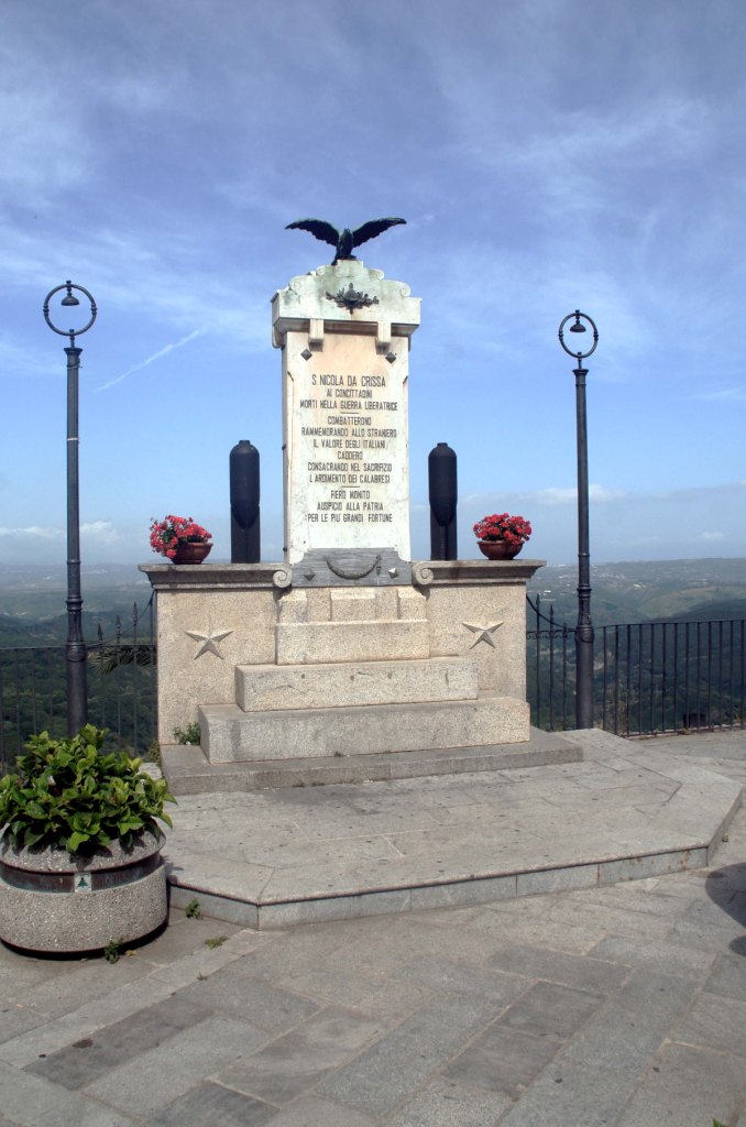 allegoria della Vittoria come aquila (monumento ai caduti - ad ara) - ambito Italia meridionale (prima metà XX)