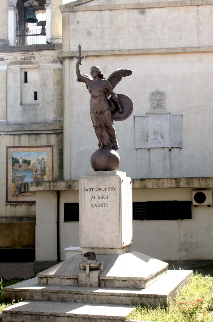 allegoria della Vittoria come donna armata (monumento ai caduti - a cippo) di Ciocchetti Giuseppe (attribuito) (terzo quarto XX)