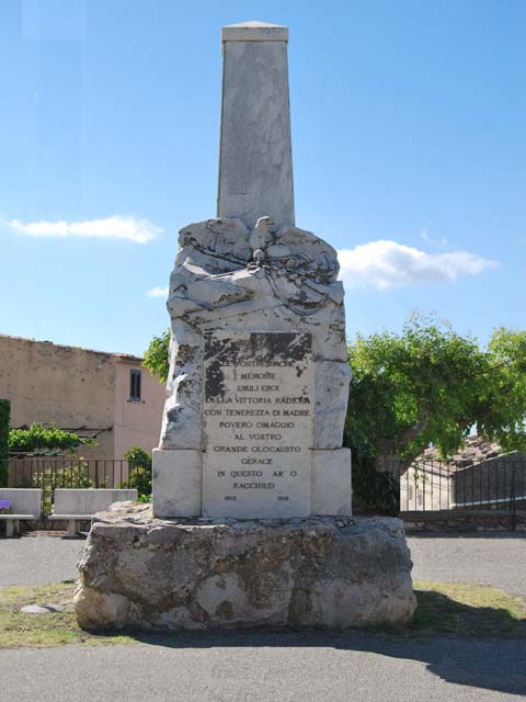 allegoria della Vittoria come aquila (monumento ai caduti - ad obelisco) - ambito calabrese (prima metà sec. XX)