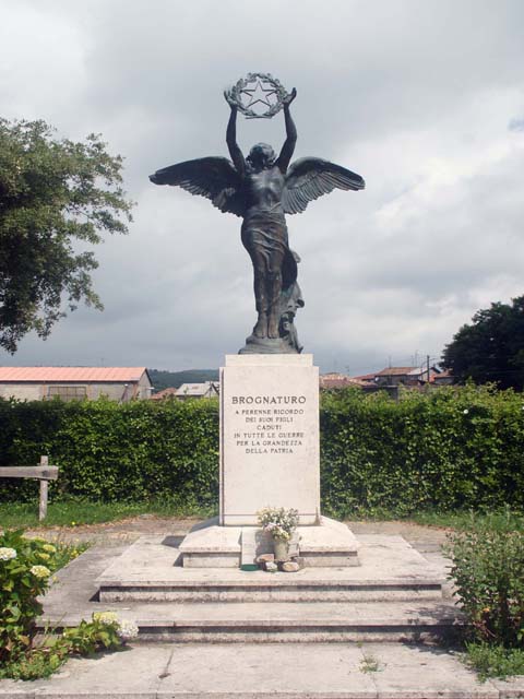 allegoria della Vittoria (monumento ai caduti - a cippo) - ambito calabrese (seconda metà sec. XX)