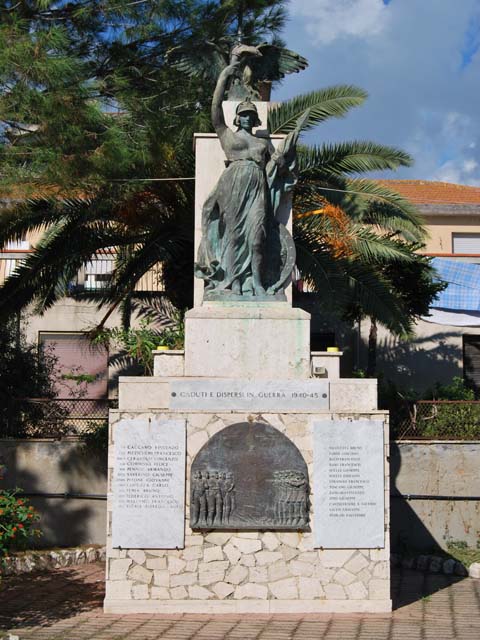 allegoria della Patria, allegoria della Vittoria come aquila (monumento ai caduti) - ambito calabrese (secondo quarto sec. XX)