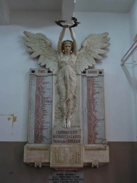 allegoria della Vittoria (lapide commemorativa ai caduti) di Tigani Marino (secondo quarto sec. XX)
