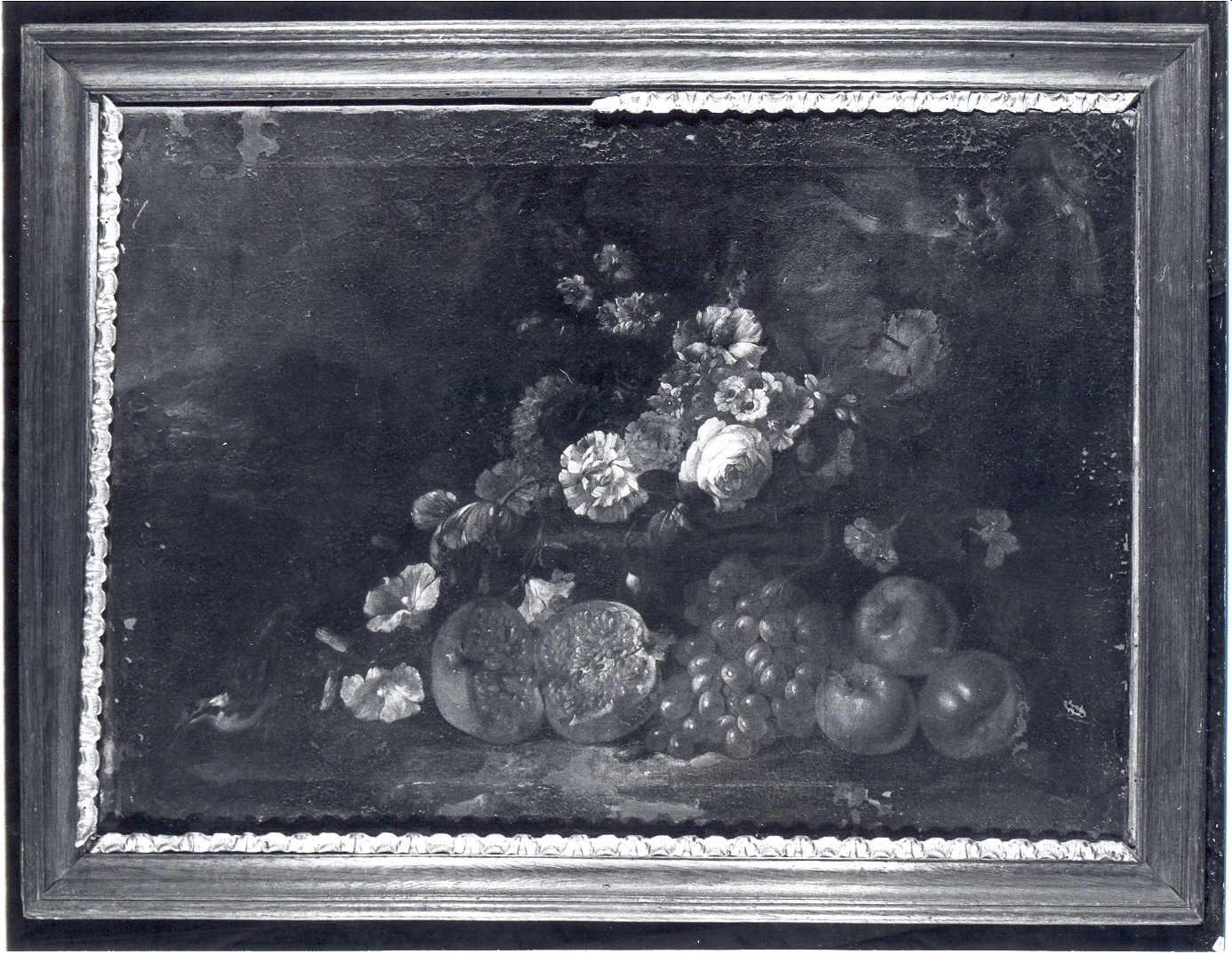 natura morta con fiori, frutta e uccellino (dipinto, opera isolata) - ambito europeo (prima metà sec. XIX)