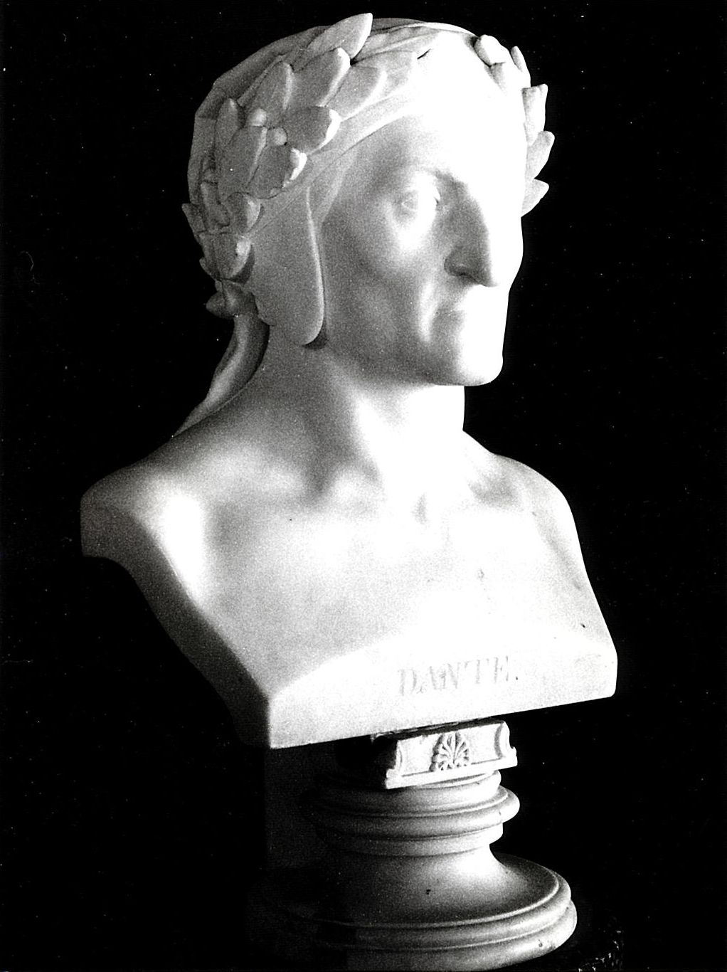busto ritratto di Dante (scultura, pendant) di Knaur, Imanuel August Hermann (sec. XIX)