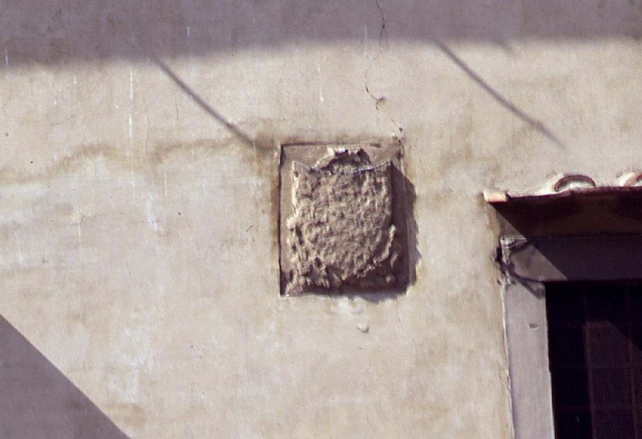 stemma gentilizio (rilievo) - produzione toscana (sec. XIV)