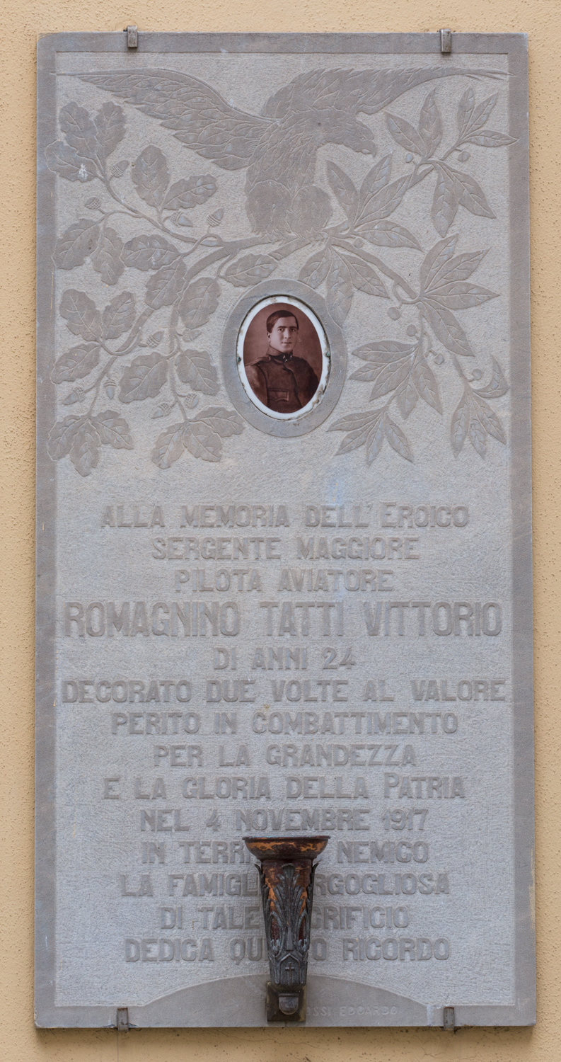 Vittorio Tatti Romagnino, soggetto assente (monumento ai caduti - a lapide) - ambito cagliaritano (sec. XX) <br>Condizioni d'uso: <a class='link-esterno' href='https://docs.italia.it/italia/icdp/icdp-pnd-circolazione-riuso-docs/it/v1.0-giugno-2022/testo-etichetta-BCS.html' target='_bcs'>Beni Culturali Standard (BCS)</a>
