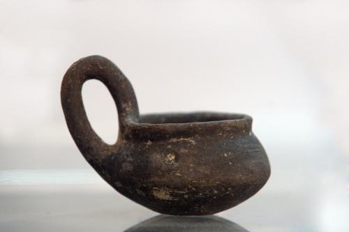 tazza attingitoio (sec. VIII a.C)