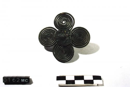 fibula a quattro spirali (metà sec. VIII a.C)
