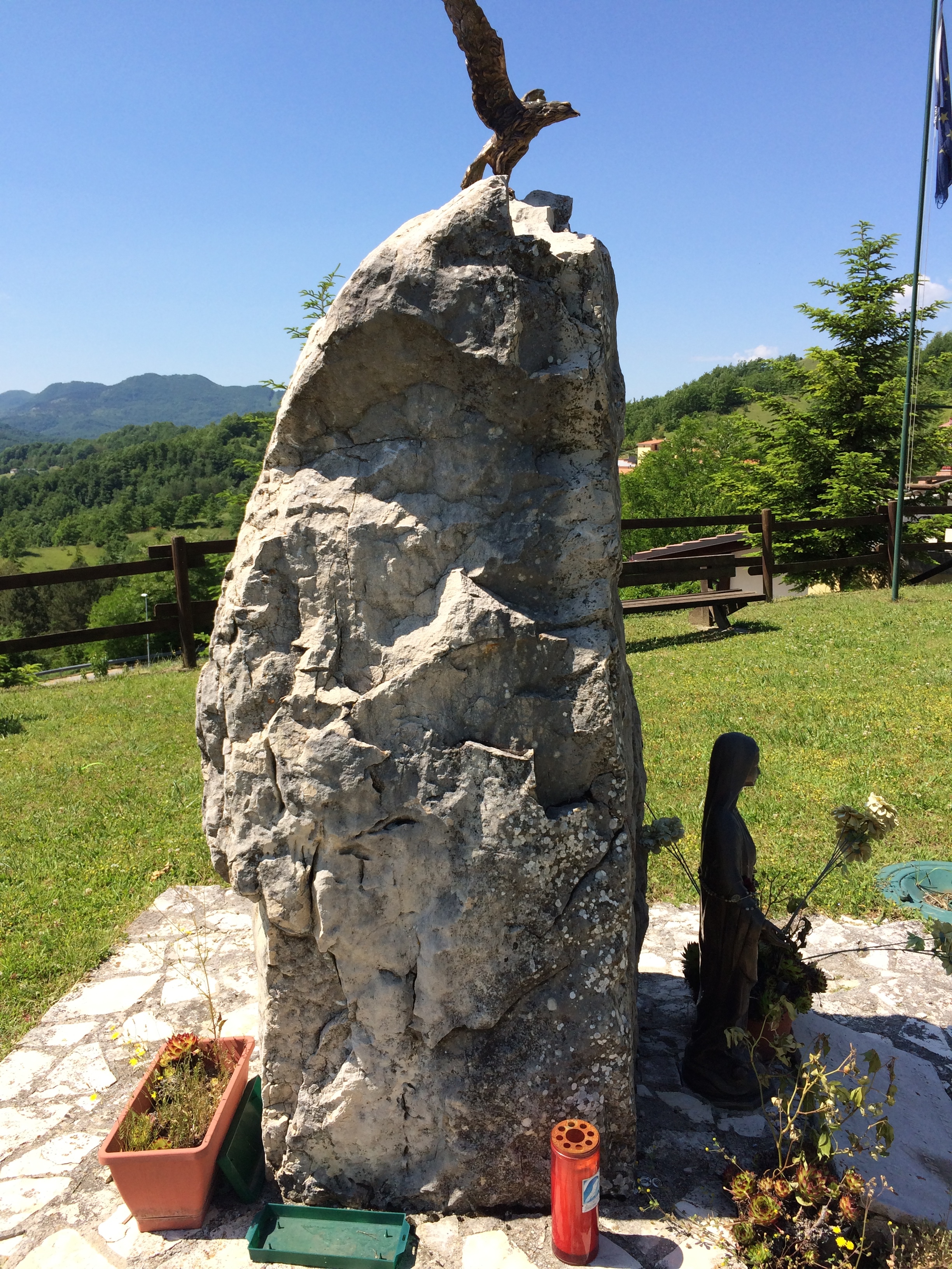 monumento ai caduti - a montagna figurata - ambito abruzzese (ultimo quarto XX sec)