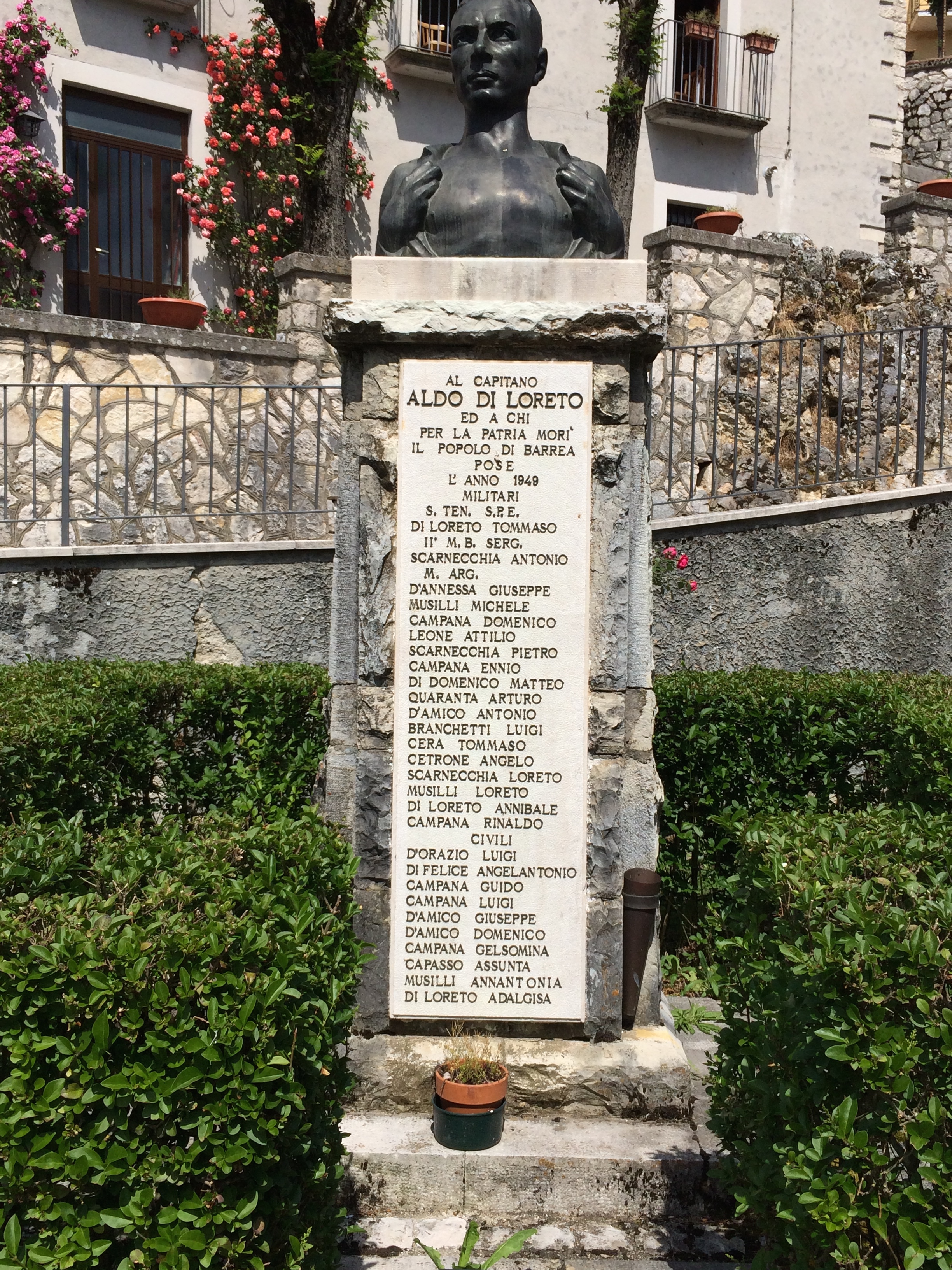 monumento ai caduti - ad erma - ambito abruzzese (seconda metà XX sec)