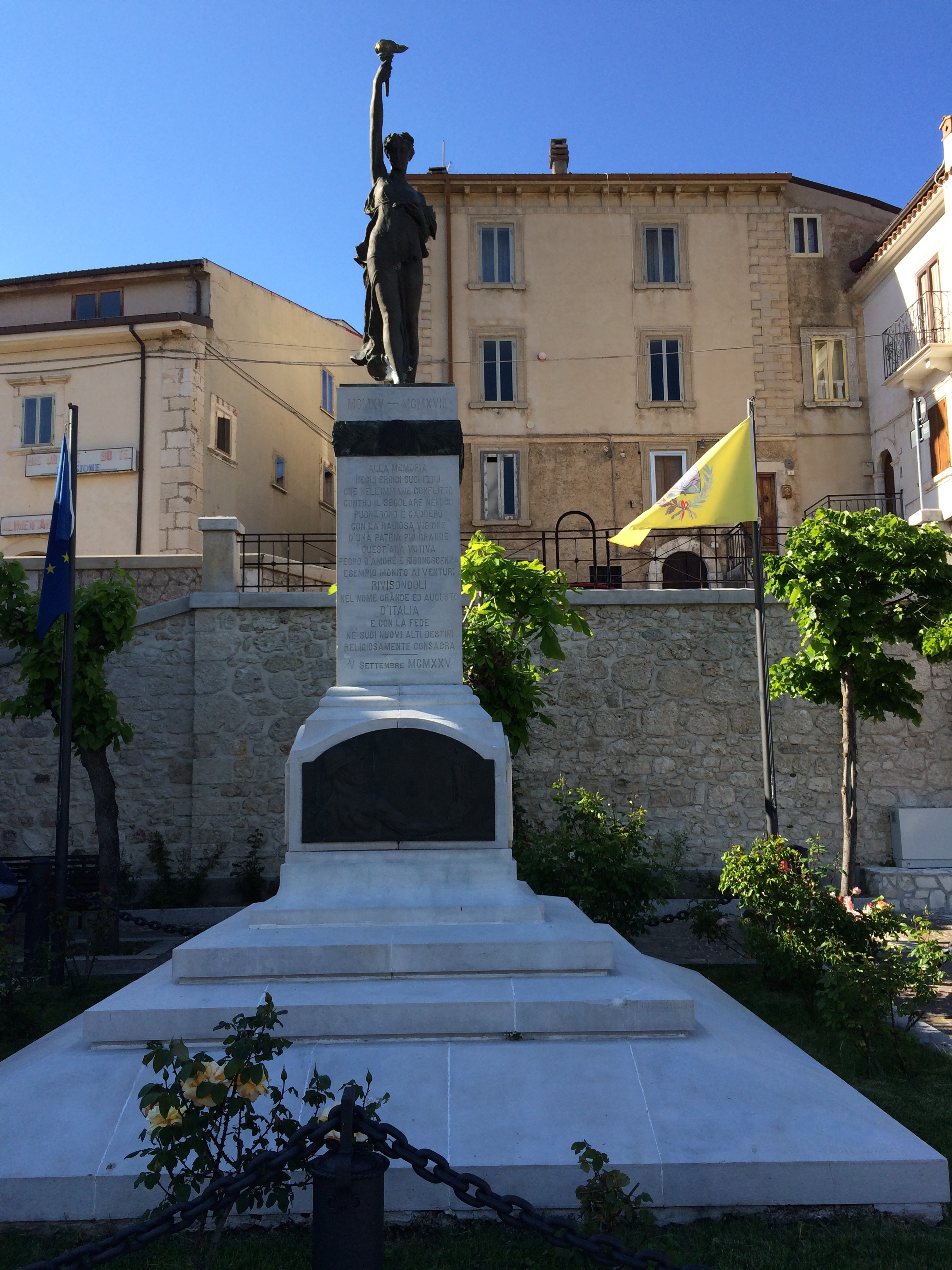 monumento ai caduti - a cippo - ambito abruzzese (seconda metà XX sec)