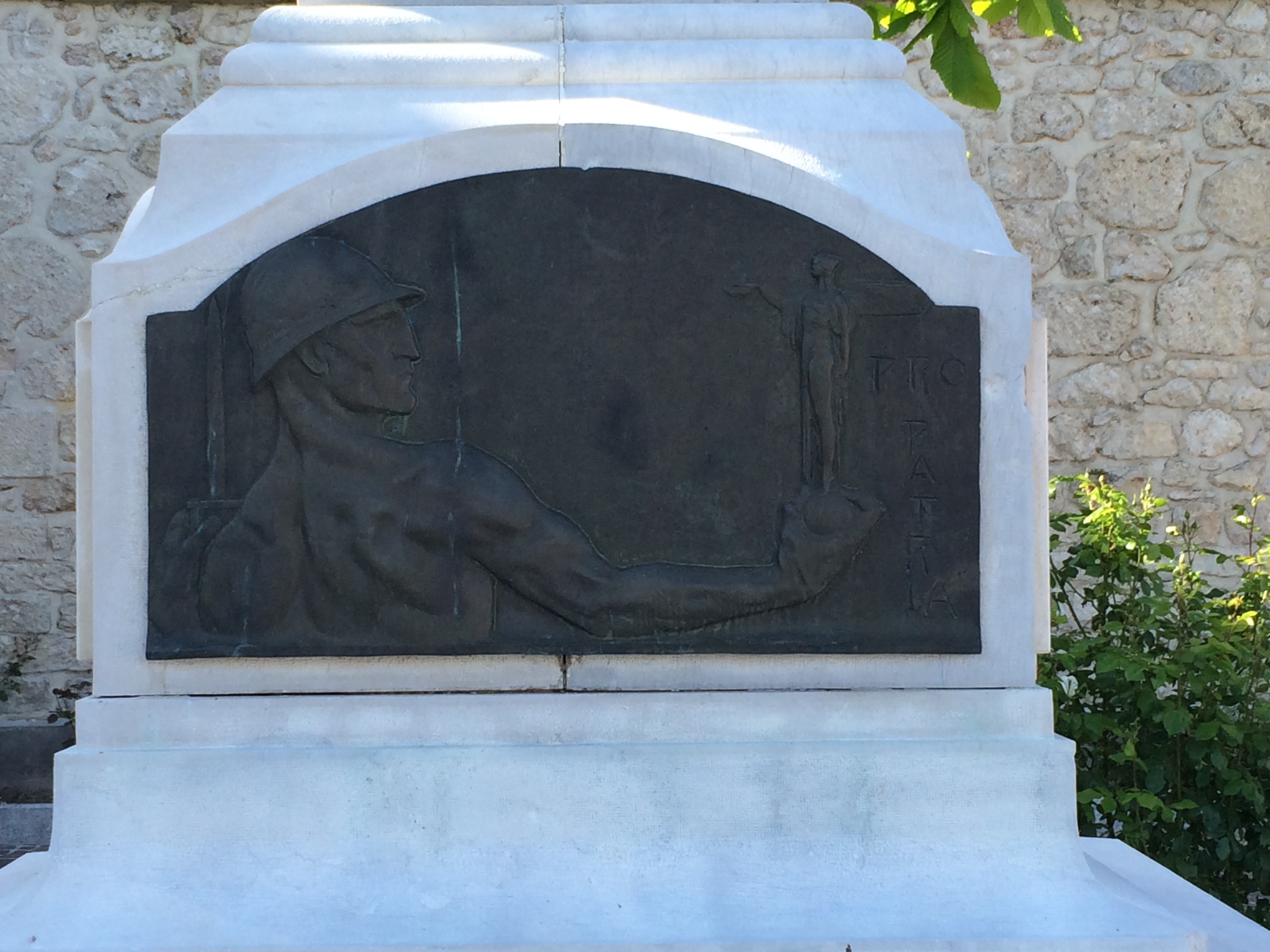 monumento ai caduti - a cippo - ambito abruzzese (seconda metà XX sec)