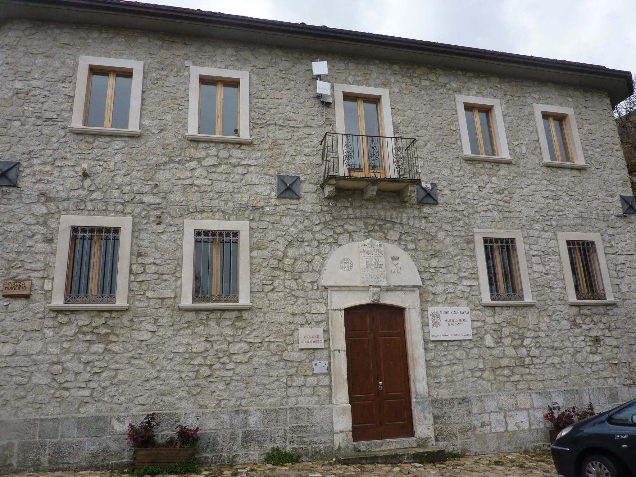 monumento ai caduti - a lapide - ambito abruzzese (prima metà sec. XX)