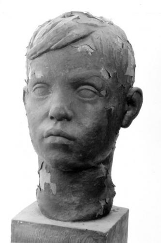 ritratto di bambino (scultura) di Martinez Gaetano (sec. XX)