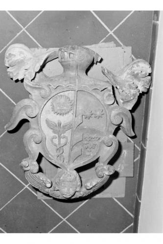 stemma gentilizio (rilievo) - ambito salentino (sec. XVII)