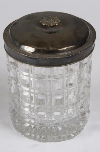 scatola - produzione italiana (prima metà sec. XX)