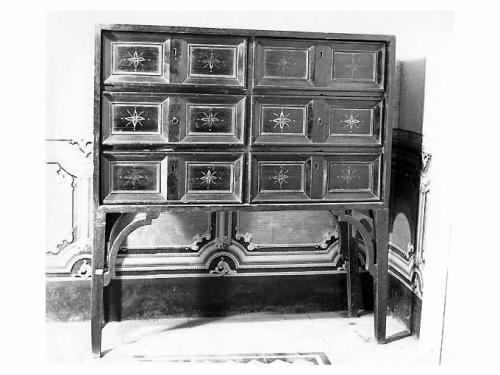 mobile a due corpi - ambito Italia meridionale (secc. XIII/ XIX)