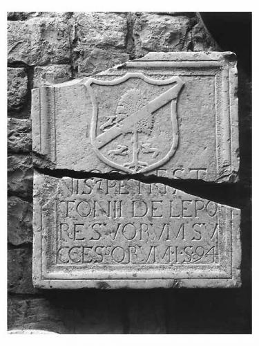 lastra tombale - ambito pugliese (sec. XVI)