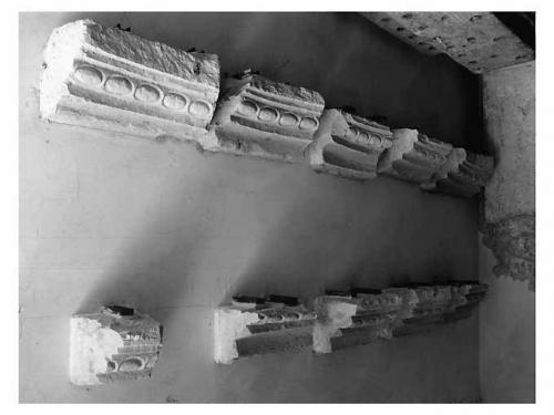 archivolto, frammento - ambito pugliese (sec. XVI)