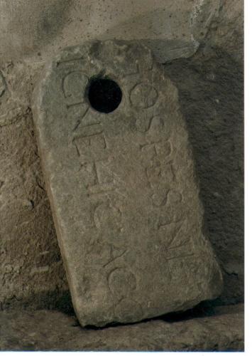 lapide, frammento - ambito Italia meridionale (secc. XV/ XVI)