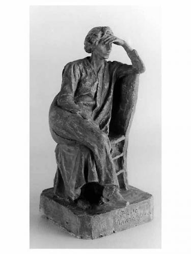 Il distacco, figura femminile seduta (statuetta, serie) di Fiore Nicola (sec. XX)