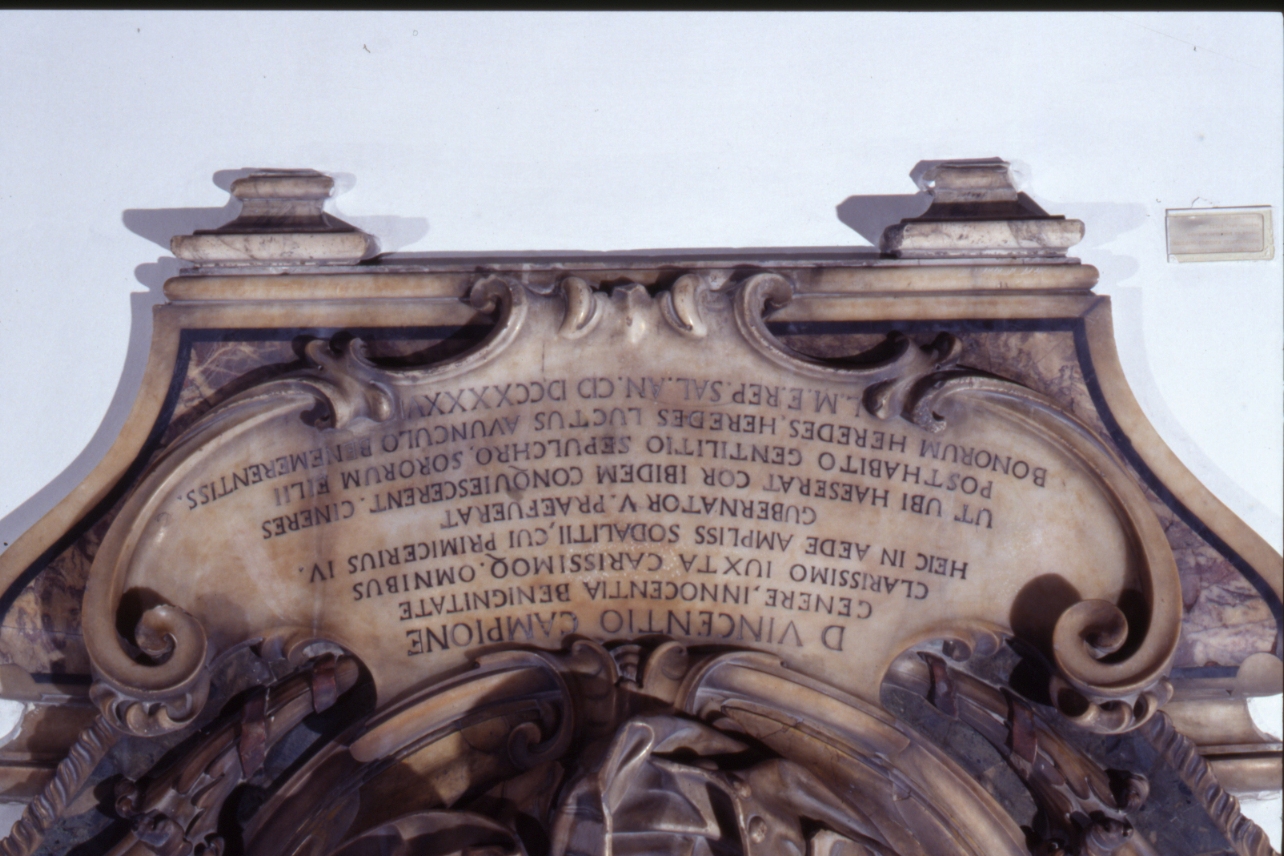 lapide commemorativa, elemento d'insieme di Vaccaro Domenico Antonio (scuola) (sec. XVIII)